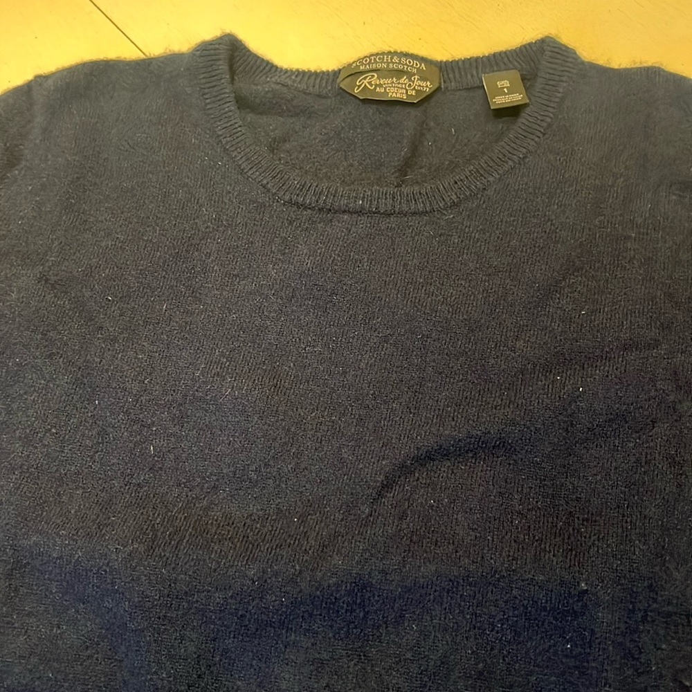 Scotch and soda cashmere crew cut stunning